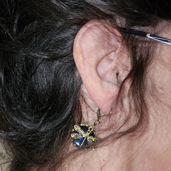 New Vintage Look Dragonfly Self Latch Earrings - Picture 7 of 11